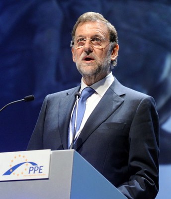 Plik Mariano Rajoy (diciembre de 2011).jpg znajduje się w Wikimedia Commons – repozytorium wolnych zasobów.