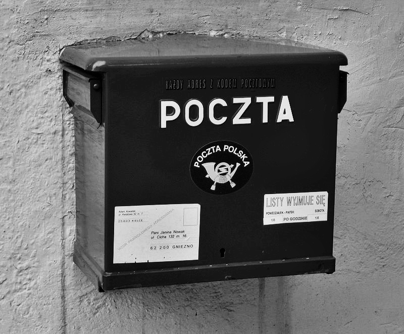 800px-Poczta_Polska_Mailbox