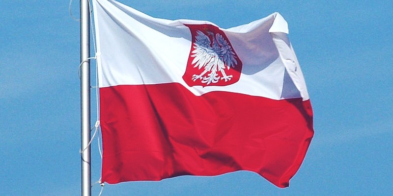 800px-Polish_flag_with_coat_of_arms