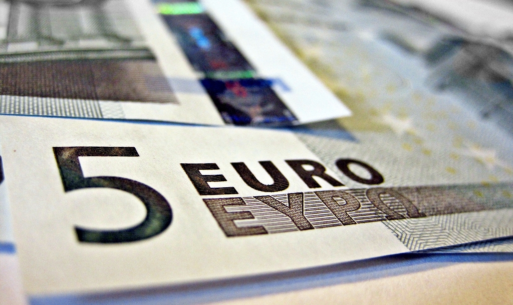 Economics_Euros-Flickr-Images_of_Money-