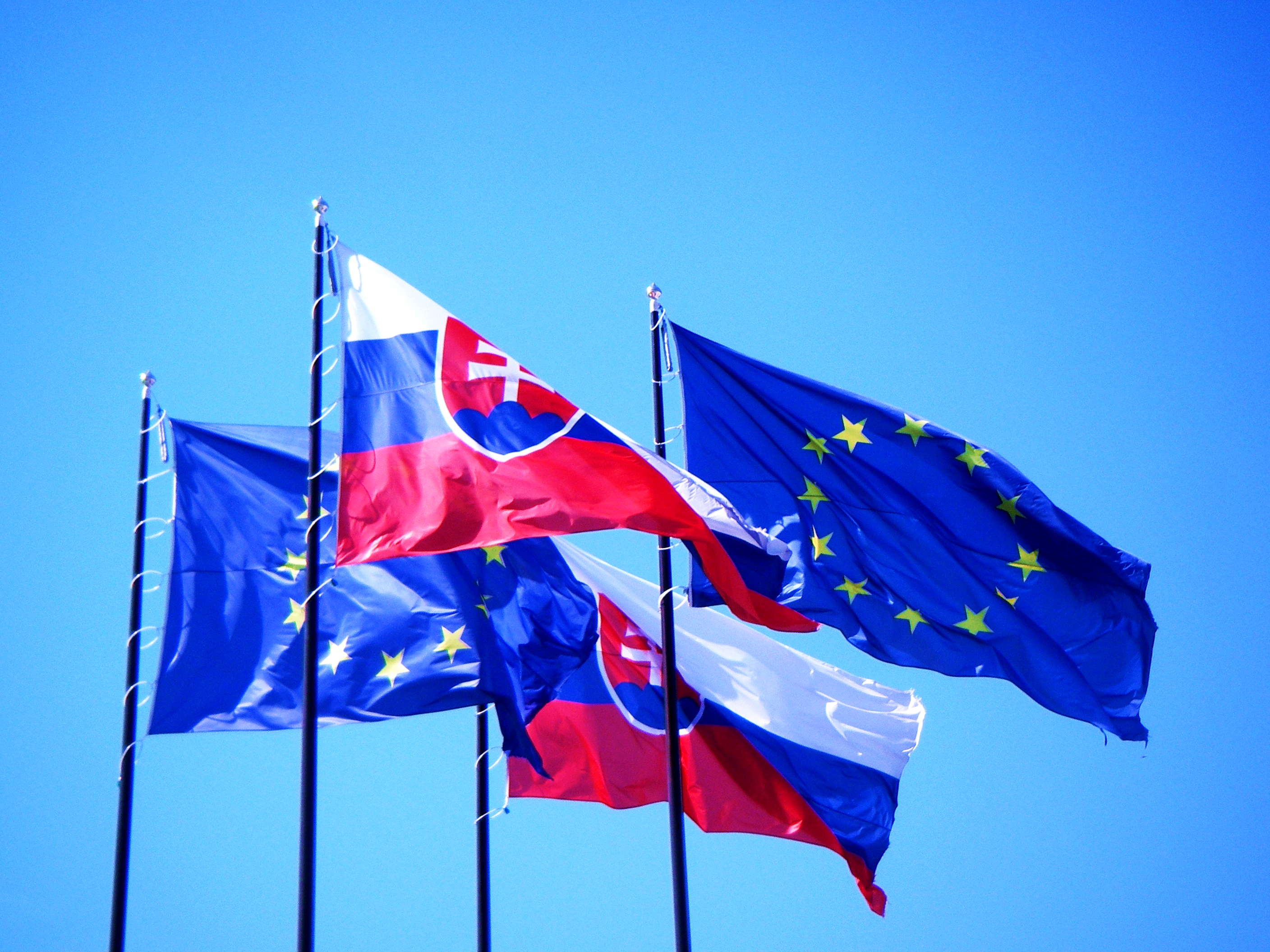 EU_and_Slovakia_flags