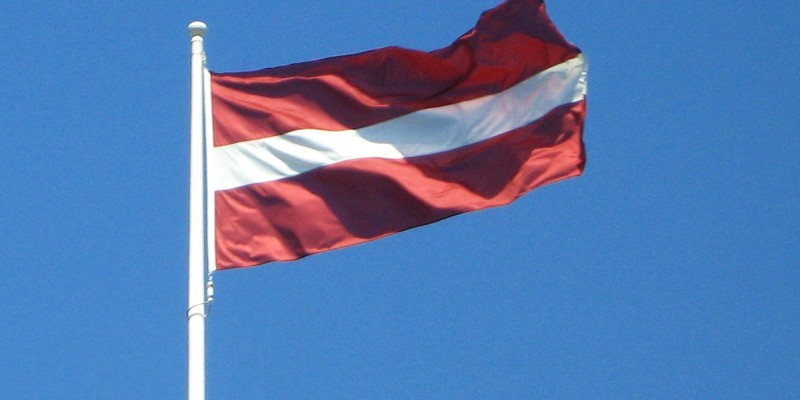 Flag_of_Latvia_photo