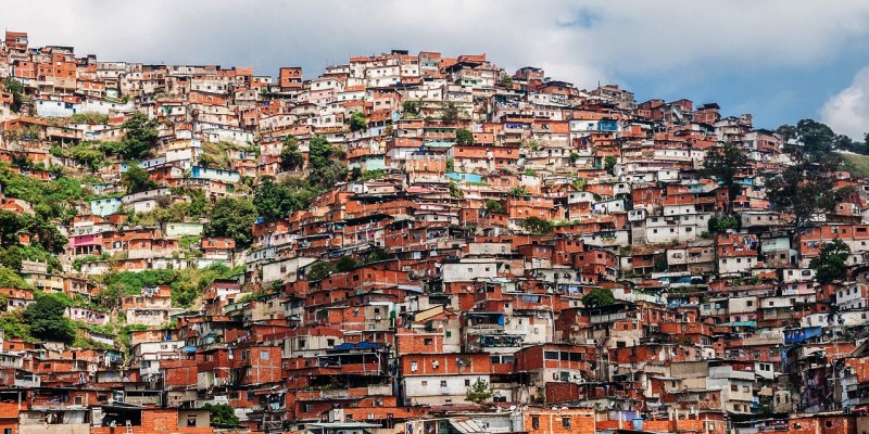 Slums_in_Caracas,_Venezuela