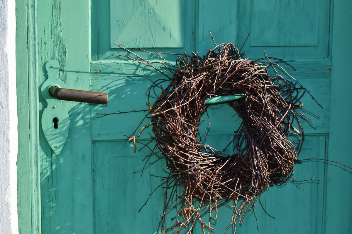 door_door_wreath_old_building_decoration_idyll_home_entrance_door-828906