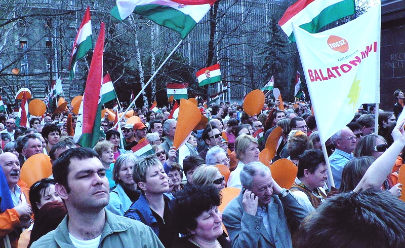 Fidesz_naggyűlés,_Kossuth_tér_-_2006.04.02_(9)