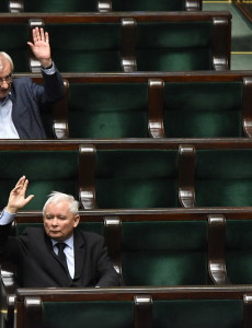 polish-parliament-sejm-kaczynski-right-vote