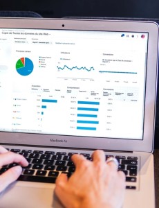 online-advertising-computer-data