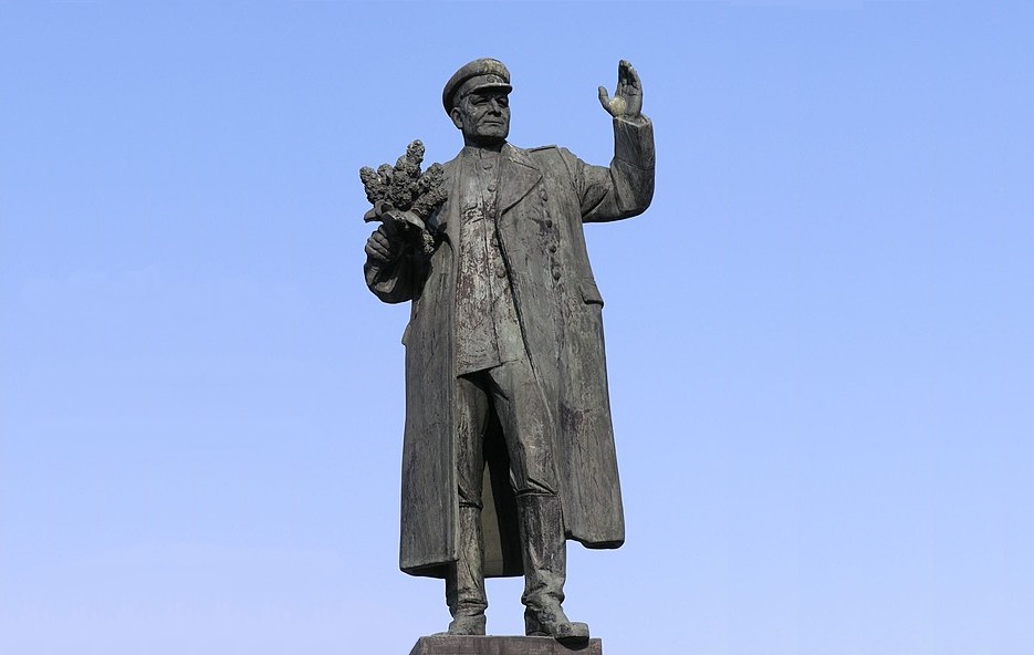 Statue of Soviet Marshal Versus City of Prague: Kremlin Strikes Back